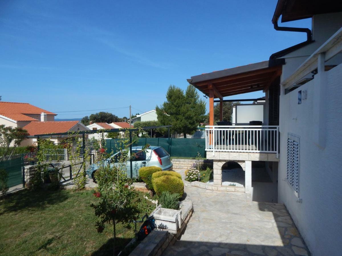 Duje Apartment