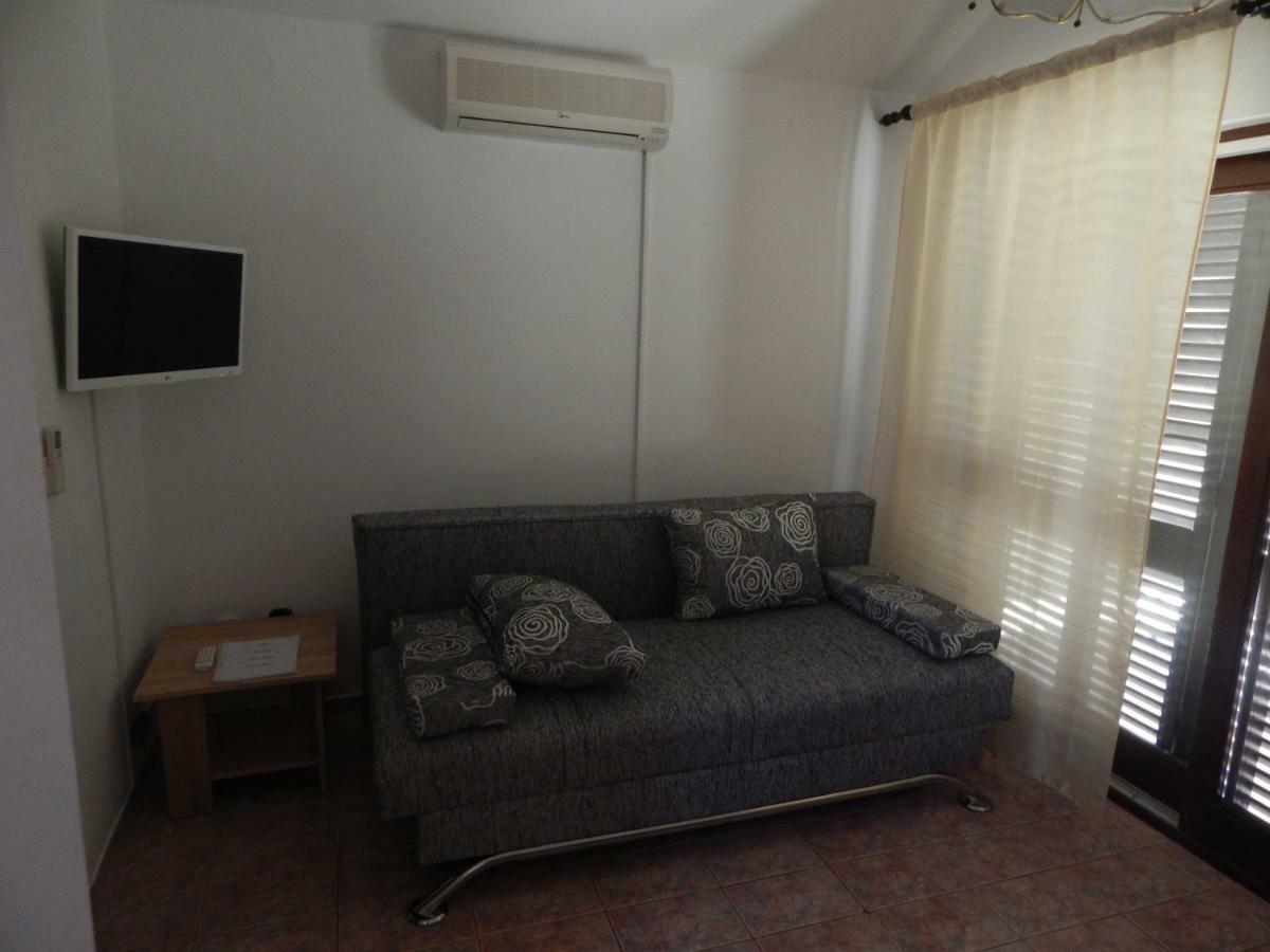 Duje Apartment *